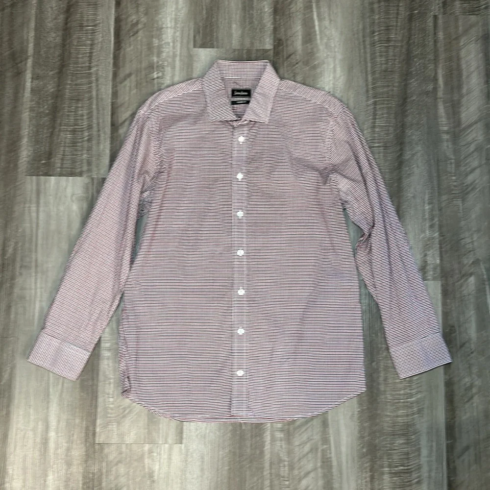 Neiman Marcus Modern Fit Long Sleeve Button Down - Large
